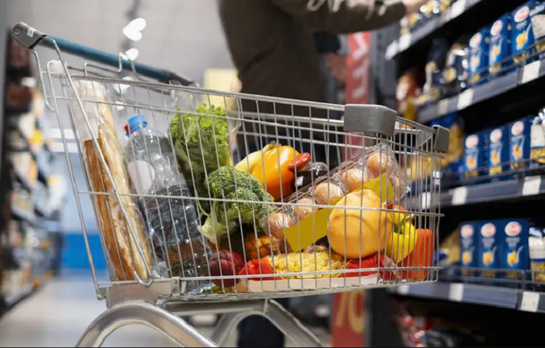 Українців попередили про нове подорожчання: ціни на які продукти зростуть на 60%