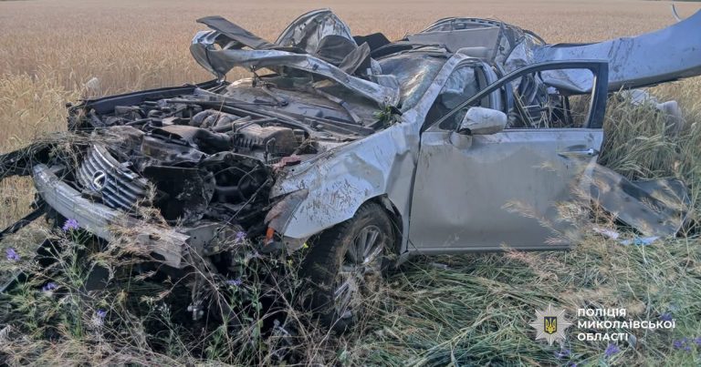 На Миколаївщині водій та 5-річний пасажир авто отримали травми у ДТП