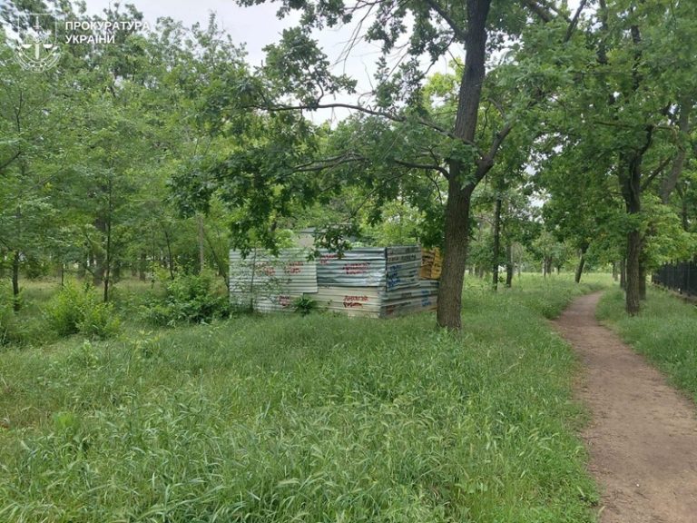 Миколаївська міськрада порушує закон: виділяє землю для будівництва АЗС – прокуратура оскаржує в суді