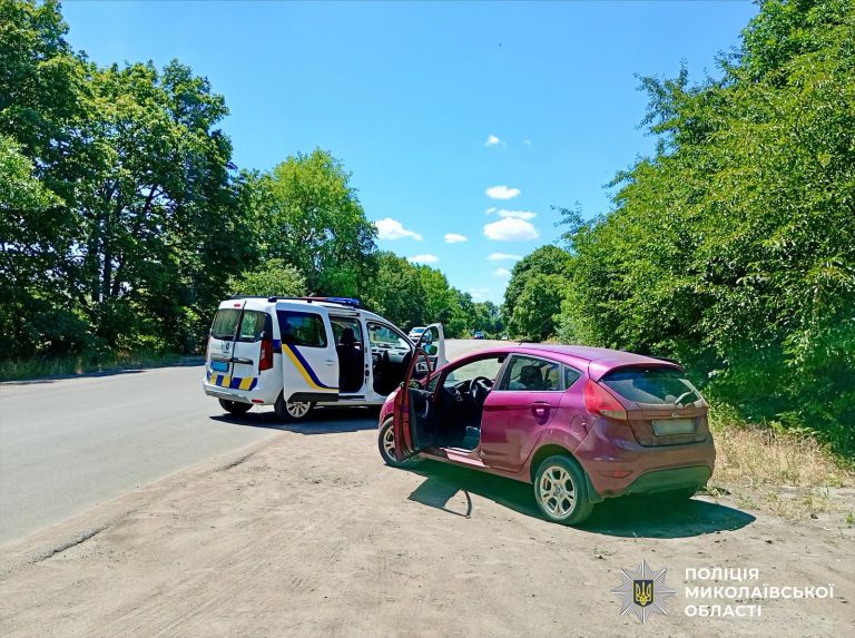 На Миколаївщині 52-річний чоловік викрав автомобіль Ford, який власниця залишила біля будинку