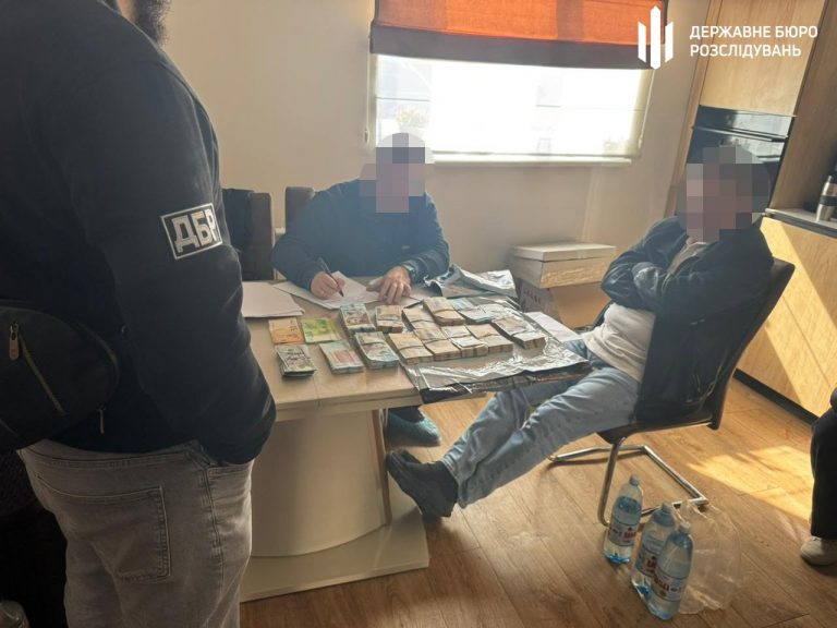 Організована група посадовців на Миколаївщині заробила на пальному для ЗСУ 47 млн грн