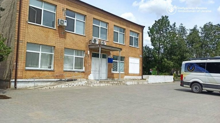 Чи можуть мешканці громади на Миколаївщині безперешкодно дістатися ЦНАПу та амбулаторії