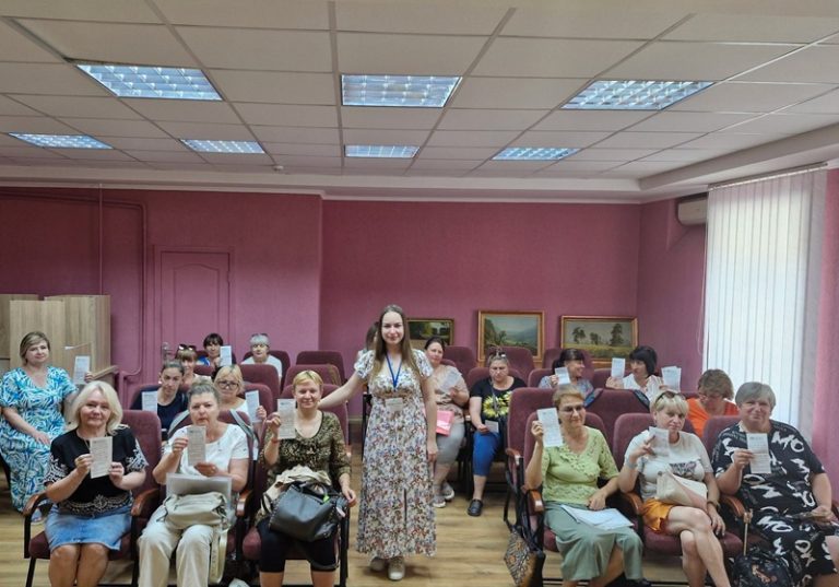 Працівникам терцентру у Миколаєві роз’яснили пенсійне законодавство та можливості онлайн-сервісів ПФУ