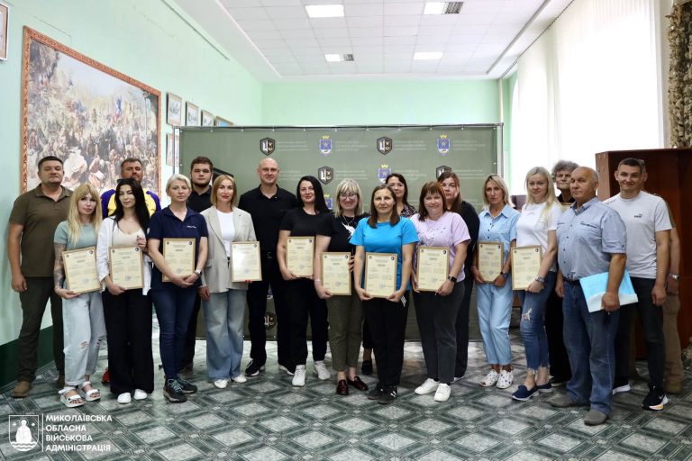 На Миколаївщині слухачі курсу з підготовки громадян до національного спротиву отримали свідоцтва
