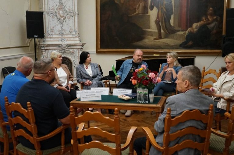 Проблеми закладів культури Миколаївщини потрібно не лише бачити, а й шукати шляхи їх вирішення – Євген Горбуров