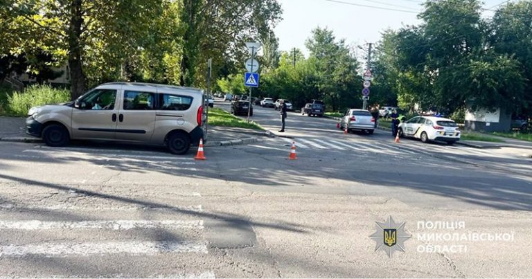 У Миколаєві зіткнулися Fiat та Chevrolet: водій і пасажирка легковика потрапили до лікарні