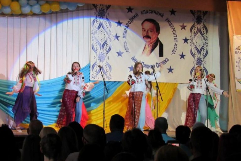 Феєричною концертною програмою розпочався новий навчальний рік в МКУ імені Пилипа Орлика
