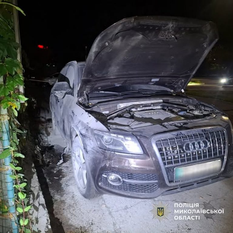 Кримінал: у Миколаєві встановлюють, хто підпалив автомобіль