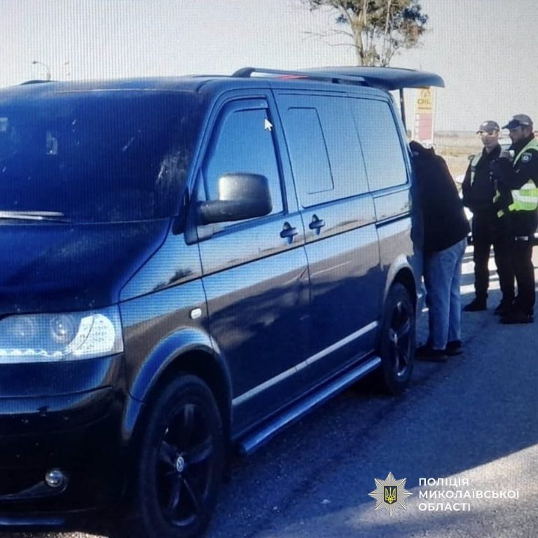 Стрілянина на Миколаївщині: два чоловіка погрожували фізичною розправою жінці та здійснили постріл у її чоловіка – вимагали неіснуючий борг