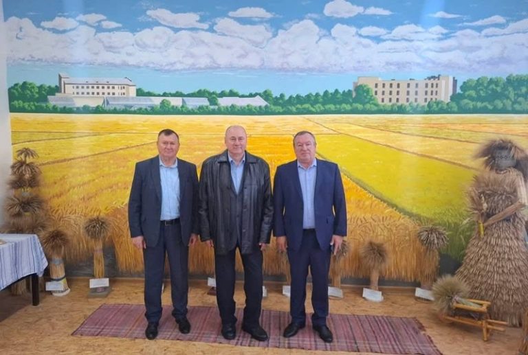 У Миронівському інституті пшениці призначили нового директора: колективу представили Сергія Чмиря