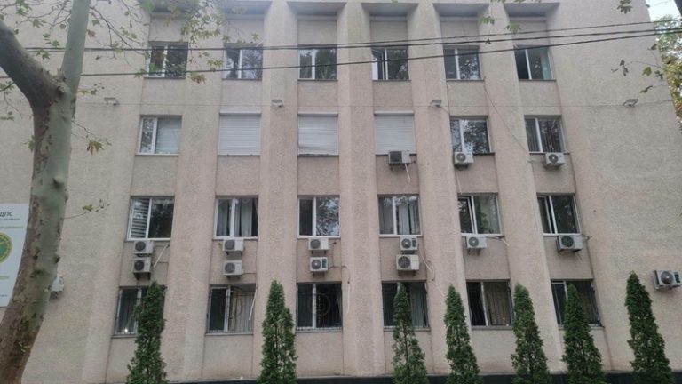 В центрі Миколаєва ворог атакував будівлю Головного управління ДПС