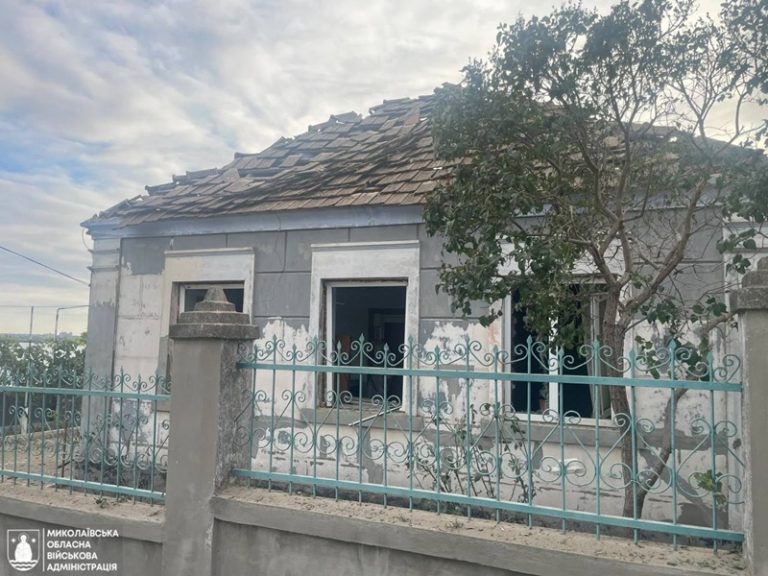 У Миколаєві внаслідок атаки ракетами «Бандероль» пошкоджено 12 приватних будинків