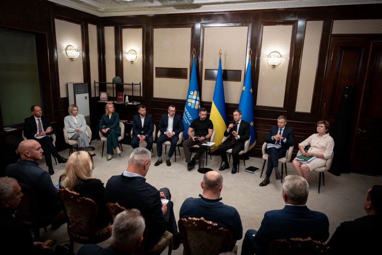 Як відновити фінансування непершочергових видатків громад